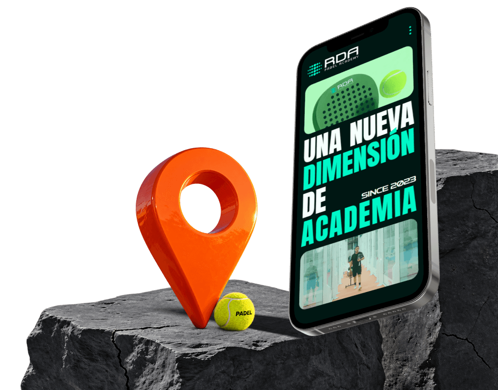 Un móvil con la web de RDA Pádel Academy, academia de pádel en Oviedo, junto a un pin de ubicación naranja y una pelota de pádel
